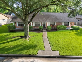 3405 Randall St, Pearland, TX 77581