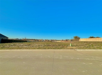 1904 Echo Lake Ct, Cleburne, TX 76033