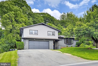 1313 Rohrerstown Rd, Lancaster, PA 17601