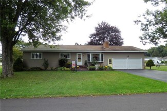 100 Patricia Ln, Kirkville, NY 13082