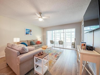 208 Furse Lakes Cir Unit D6, Naples, FL 34104