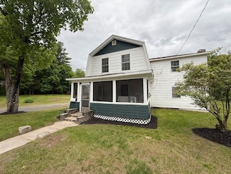 19 Gambier St, Claremont, NH 03743