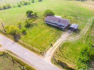 1700 County Road 326, Adkins, TX 78101