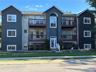 17201 E 32nd St S, Independence, MO 64055