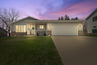 3219 Windsor Place, West Bend, WI 53090