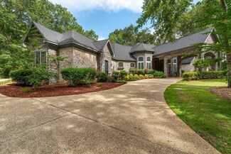 125 Monarch Blvd, Hattiesburg, MS 39402
