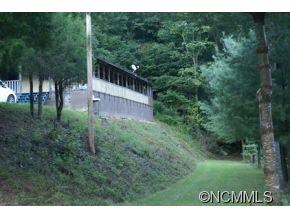 14083 Nc 197, Green Mountain, NC 28740