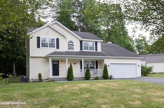 22 Santee Dr, Gansevoort, NY 12831