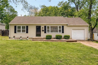 6336 Switzer Ln, Shawnee, KS 66203