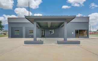 401 E Main St, Eagle Lake, TX 77434