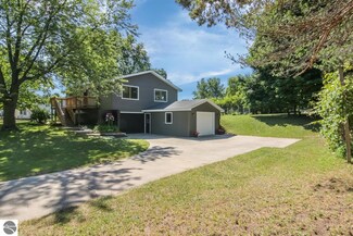 3147 Marmac Ave, Traverse City, MI 49684