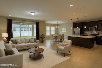 318 Sanctuary Dr, Saint Johns, FL 32259