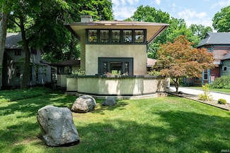 715 W Washington St, South Bend, IN 46601