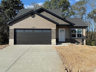 1154 Marathon Dr, Foristell, MO 63348