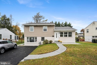 2710 E County Line Rd, Hatboro, PA 19040