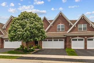 2140 Washington Dr, Northbrook, IL 60062