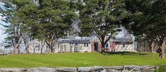 74 Balcom Ave, Warwick, RI 02889