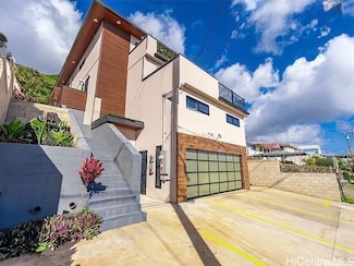 2364 Makanani Dr, Honolulu, HI 96817