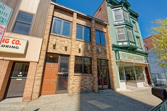 79 3rd St, Troy, NY 12180