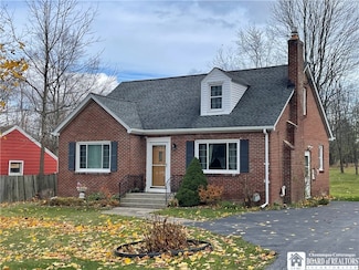555 Union Rd, West Seneca, NY 14224
