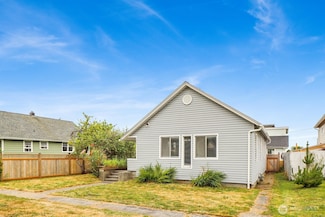 1273 4th St Unit 1 & 2, Blaine, WA 98230