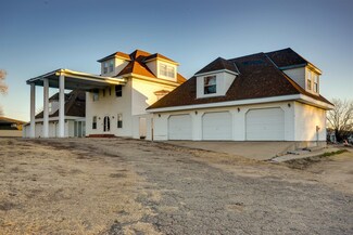 2390 E 27th St, Hays, KS 67601