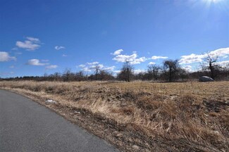 25 Woodmont Dr, Hollis, NH 03049
