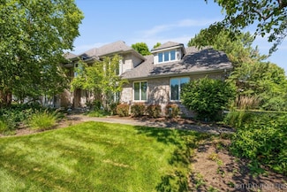 2575 River Woods Dr, Naperville, IL 60565