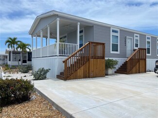 3042 Bowsprit Ln, Saint James City, FL 33956