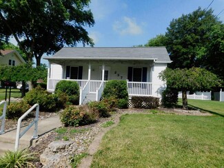 237 S Hackman St, Staunton, IL 62088