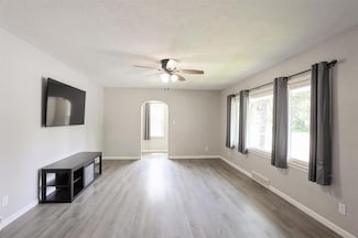 1400 Mattern Ave, Des Moines, IA 50316