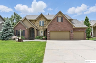 18313 Dupont Cir, Omaha, NE 68130