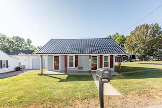 152 Calvert St, Stamping Ground, KY 40379