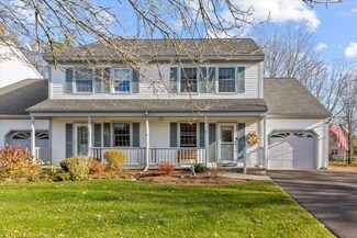 43 River View Dr, Essex Junction, VT 05452