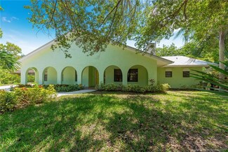 2943 NE Rosetree Dr, Jensen Beach, FL 34957