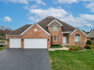 5951 Wainwright Ct, Roscoe, IL 61073