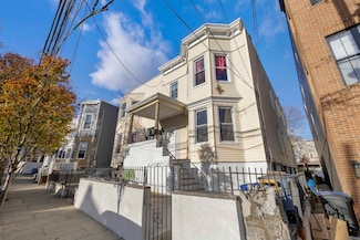 122 18th St, Union City, NJ 07087