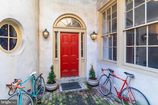 239 Race St Unit A, Philadelphia, PA 19106