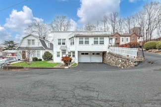 4 Cedar Ln, Suffern, NY 10901