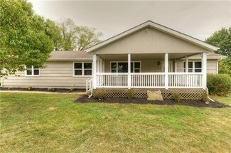 703 E 3rd St, Dearborn, MO 64439