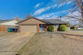 11601 SW 5th St, Yukon, OK 73099