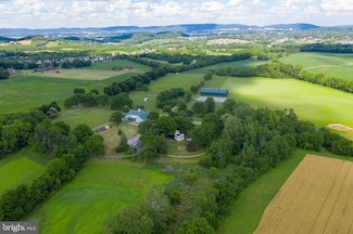 140 Evans Hill Rd, Sinking Spring, PA 19608