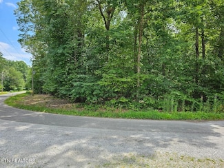 448 Blackfoot Dr, Crossville, TN 38572
