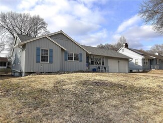 5314 N Wayne St, Gladstone, MO 64118