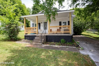 712 S Everett High Rd, Maryville, TN 37804