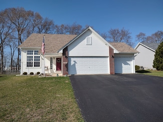 709 Winfield Dr, South Beloit, IL 61080