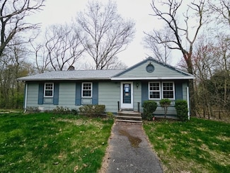 174 Providence St, Mendon, MA 01756