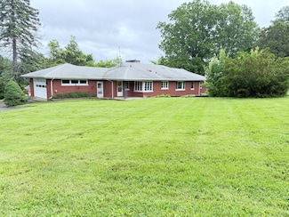 909 Randolph Rd, Middletown, CT 06457