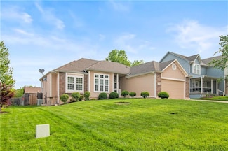 513 NE Hans Dr, Blue Springs, MO 64014