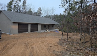 10021 Newton Lake Rd, Crivitz, WI 54114